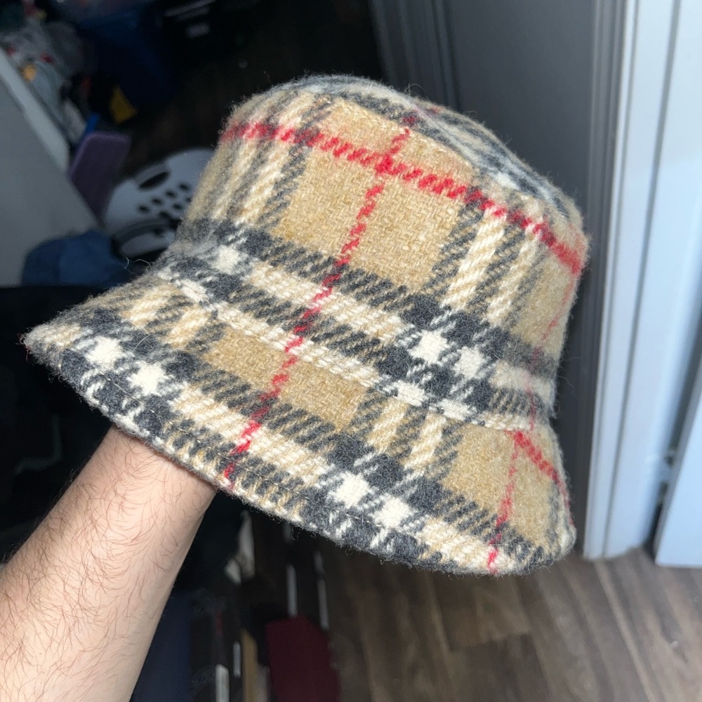 Burberry Nova Check Print 100% Wool Bucket Hat
